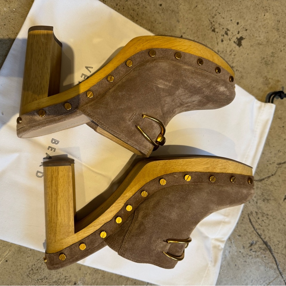 EUC Veronica Beard Giles suede studded platform clogs, color: latte, size 8 - Picture 6 of 12